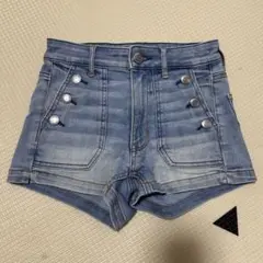 American Eagle ハイウエスト デニムショートパンツ ボタンデザイン