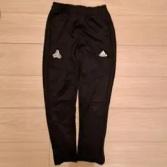 adidas ブラック ジャージパンツ　黒ズボン 130