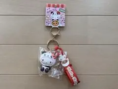 ハローキティ　立体キーホルダー　パンダスイーツ