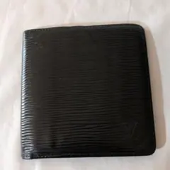 ルイ・ヴィトン　エピ　二つ折り財布　小銭入れなし