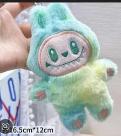 ぬいぐるみ　ラブブ デザイン