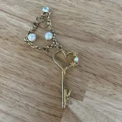 ハート型の鍵チャーム ゴールド k