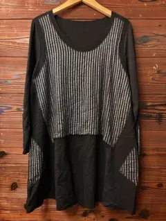 □ 黒×シルバー　網　ロング丈　カットソー