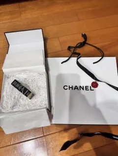 ち*ぴ様 CHANEL チャーム付き空箱紙袋