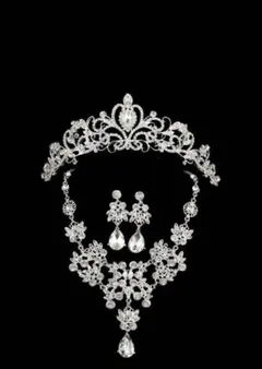 ティアラ&ネックレス＆ピアス　3点セット