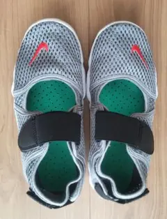 エアリフト　23cm　グレー　キッズ　ナイキ　NIKE