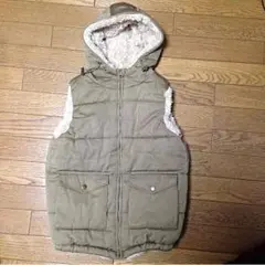 ローリーズファームのリバーシブルダウンベスト