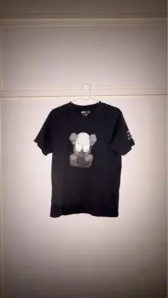UT KAWS Tシャツ ブラック 古着ストリート短丈