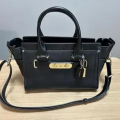 Coach スワッガーブラック ショルダーバッグ
