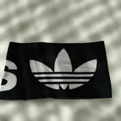 adidas ロゴ入り マフラー ブラック/シルバー