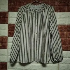 ストライプ長袖シャツ