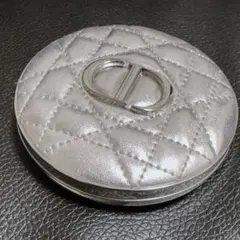 Dior グロウ ルミナイザー　03 ピンク ヘイロー