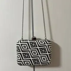 【未使用】ZARA チェーン ショルダーバッグ 白黒 幾何学模様