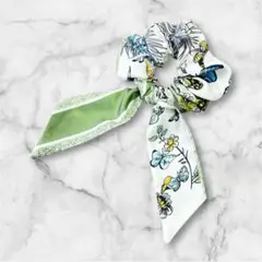 リボンスカーフ　シュシュ　ヘアーゴム　グリーン蝶