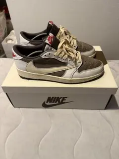 Travis Scott × Nike Air Jordan 1 リバースモカ
