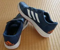 adidas ネイビー スニーカー ベルクロ