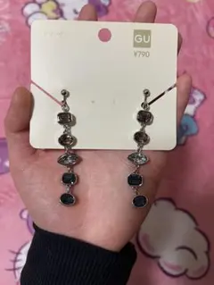 GU イヤリングのサムネイル