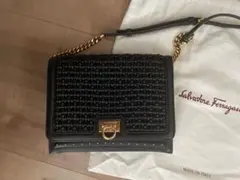 Salvatore Ferragamo ガンチーニ ショルダーバッグ⭐︎のサムネイル