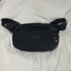 pacsafe パックセーフ バイブ100 ブラック Vibe100 容量4L