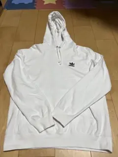 フード付きトレーナー