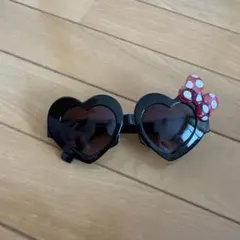 ディズニーサングラス　ミニーマウス
