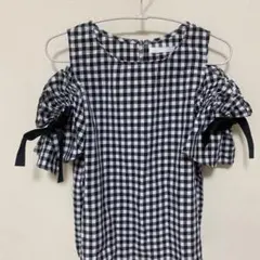 SPINNS ギンガムチェック オフショルダー フリルトップス 半袖
