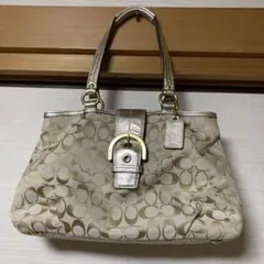 【美品】Coach シグネチャー　キャンバストートバッグ　ゴールド