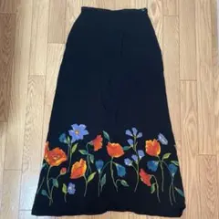 ローラアシュレイ　ロングスカート　花柄刺繍 フレアロングスカート 黒