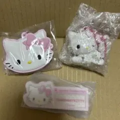 チャーミーキティ　シークレットチャーム　ラバーミラーキーホルダー　名札バッジ