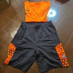 PUMA オレンジ シャツとショーツセット