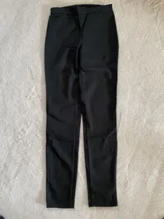 レディース　スキニーパンツ　黒　GU