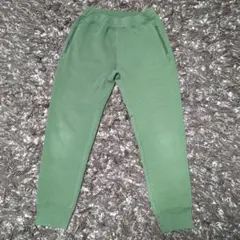 ユニクロ　ウルトラストレッチドライスウェットパンツ140カーキオリーブ