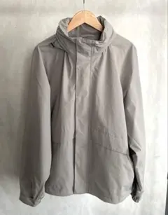 ユニクロ　ウインドプルーフスタンドブルゾン