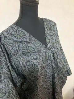 着物リメイク　幾何学柄のゆったりチュニックブラウス化繊