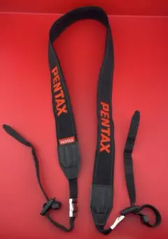 ペンタックス純正　カメラストラップ　（未開封新品） PENTAX 純正ストラップ(赤白・太) | ヨアケマエカメラ フィルムカメラ