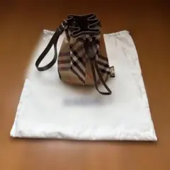Burberryチェック　ドローストリングポーチ　バーバリー美品のサムネイル