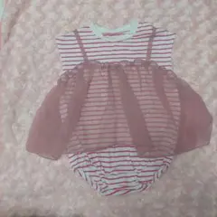 フリル付きストライプロンパース