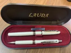 未使用　LAUDA 万年筆 ボールペン セット ホワイト ケース付きのサムネイル