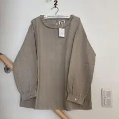 新品 長袖 ブラウス ベージュ フリルネックのサムネイル