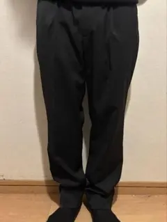 スラックス　テーパー　黒