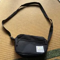 ブラックナイロンショルダーバッグ