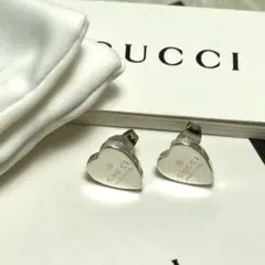 GUCCIグッチ ハートピアス　箱、ポーチセットのサムネイル