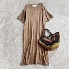 ティッカ　ロゴ入りロングワンピース　半袖　カットソー　ベージュブラウン　ゆったりのサムネイル