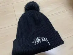 Stüssy 黒 ニット帽 ポンポン付きのサムネイル