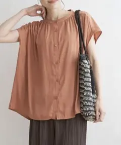 ikka カッセンギャザーフレンチ袖シャツのサムネイル