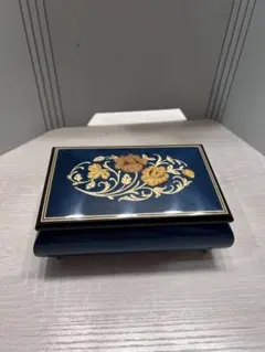 Item thumbnail for item 606fd018-7dac-4275-b6a5-a87353df296d