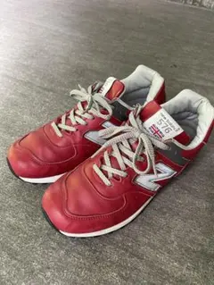 New Balance 576 レッドスニーカー