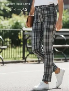 BURBERRY BLUE LAVELカジュアルパンツ　レディースSサイズ