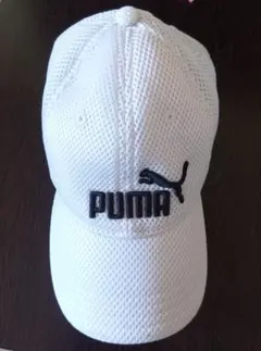 pumaキャップホワイト黒色ロゴ男女兼用