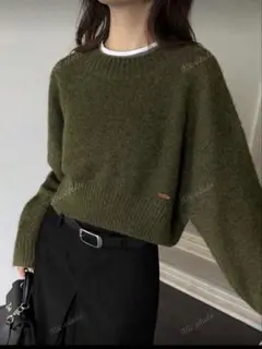 グリーンニット